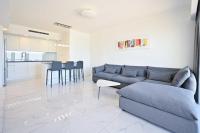 Modern 2BR Amazing Sea View W/Parking by HolyGuest - B&B Tel Aviv