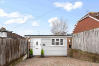 The Patch with free parking By My Getaways - B&B Brighton