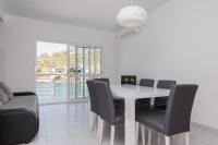 Apartment Dragan Grubišić - B&B Primošten