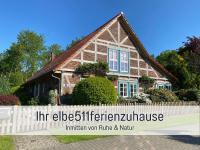 elbe511ferienzuhause im parkähnlichen Garten mit Teich - B&B Dömitz