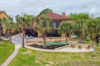 Bay Breeze Estate - Heated Pools, Private Pier & Walk to the Kemah Boardwalk - Chambres d'hôtes Kemah