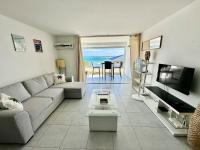 Studio vue mer avec piscine - B&B Orient Bay