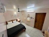 Habitación con cama grande 