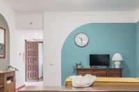 Al Civico 11, nel cuore della piazza principale di Lainate, minimal e confortevole, comodo per Rho Fiera Milano - B&B Lainate