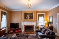 Historic 98 Fire Pit Game Room & Dog Friendly - B&B Geneva