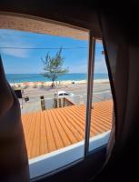 Loft Mobiliado com Suíte à Beira-Mar, praia de Itaipuaçu, vista para o mar - Chambres d'hôtes Maricá