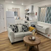 Palm Haven-Your Peaceful Studio Cabin near FL Springs - B&B Westville