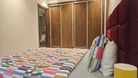 Stylish 3-Bedroom Apartment in Maarif - AC, Fast WiFi & Secure Parking - Chambres d'hôtes Casablanca
