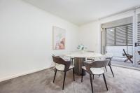 Wake Up by the Water Cozy 2BR in Rhodes - B&B Sydney