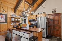 2BR w Hot Tub & Sauna Walk to Village & Gondola - Chambres d'hôtes Mammoth Lakes