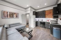 Heart of Reading Hideaway 3BR | Parking - Bed and Breakfast Reading