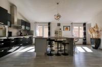 Black & White - B&B Alignan-du-Vent