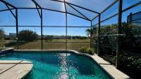 Poolside At Calabay - Home for 9 with Game Room - Bed and Breakfast Davenport