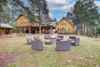 Private & Spacious Lakefront Home in Memphis! - B&B Memphis