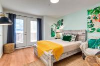 Cozy Tropical Vibe Haven in Canmore near Banff - B&B Canmore