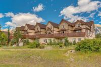 Cozy Tropical Vibe Haven in Canmore near Banff - B&B Canmore