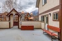 Charming and Stylish renovated Condo near Banff - B&B Canmore