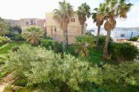 SeaView Escape with Pool Access - Bed and Breakfast San Pawl il-Baħar