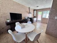 Departamento en planta baja con patio y estacionamiento - Sexta Sección, Mendoza - B&B La Cieneguita