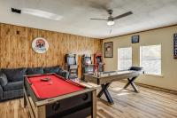Hot Tub, Pool & Game Room: San Antonio Family Gem - B&B San Antonio