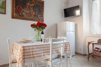 Seaside holiday inn - free parking - B&B Livorno