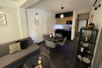 Appartamento con 2 Camere da Letto, Balcone e Vista mare