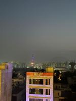 Modern Era Apartment 2BHK with Magical Lights in Bahria Heights - Ferienwohnung Lahore