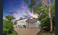 Surf Mist Beautiful Noosa Heads Family Home - Bed and Breakfast Noosa Heads