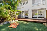 Noosa Tropical Beach Retreat Walk to Everything - B&B Noosa