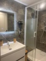 Wihi-Loges - Appartement grand studio, calme, centre ville de Nevers - B&B Nevers