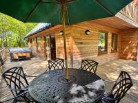 Monarch Lodge 13 with Hot Tub - B&B Belladrum