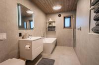 Luxury cabin, Wellness and view over the Tyrifjord - Bed and Breakfast Vikersund