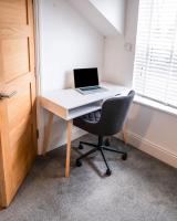 Central 1BDR Apartment By Torr Property Group Short Lets & Serviced Accommodation With Free WiFi Stratford Upon Avon - B&B Stratford-upon-Avon