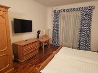 Double Room with Shower and Balcony and Shared Toilet 