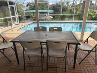 Tropical Getaway! Gulf access & heated pool! - B&B Cape Coral