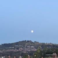 Modern & Spacious Flat with Balcony Views - B&B Stroud