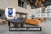 Luxury Amenity Packed Townhouse | Pool+Gym+Lounge - B&B Indianapolis
