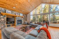 The Lodge on Oaxaco - Epic Man Cave with Billiard Room - B&B South Lake Tahoe