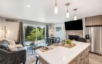 Gorgeous Condo With River View - Pool and Hot Tub - B&B Bend