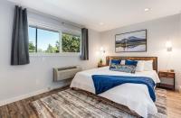 Gorgeous Condo With River View - Pool and Hot Tub - B&B Bend