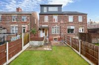 Stylish 4 bed home in Old Trafford next to MUFC - B&B Manchester