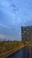 Apartemen puri park view Best view pool shein - B&B Giacarta
