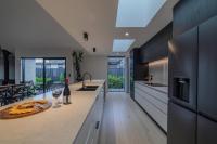 Stylish Home w- Private Spa Indoor & Outdoor Fire - B&B Prebbleton