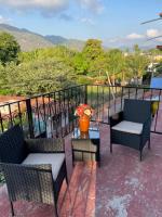 Remodeled Studios on Calle Adelita, Madera - B&B Zihuatanejo