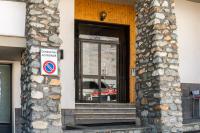 HelloCHALET TrackSide House - Ski-In Ski-Out Apartment on the Cretaz Slopes - Chambres d'hôtes Breuil