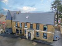 Manor House Apartments - B&B Desborough
