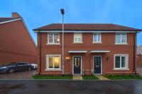Modern 3-Bed Brand New House Aldershot Town - Ferienwohnung Aldershot