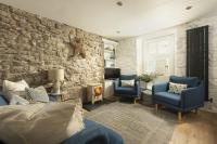 Happy Days Cottage - Free WiFi - Minutes from Harbour & Beaches - Pets Welcome - B&B St Ives