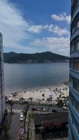 AP em frente a praia São Vicente, pé na areia! Bem localizado, Arejado, Vista Mar! - Chambres d'hôtes São Vicente