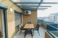 Modern apartment with terrace in Petrovec - Chambres d'hôtes Petrovec